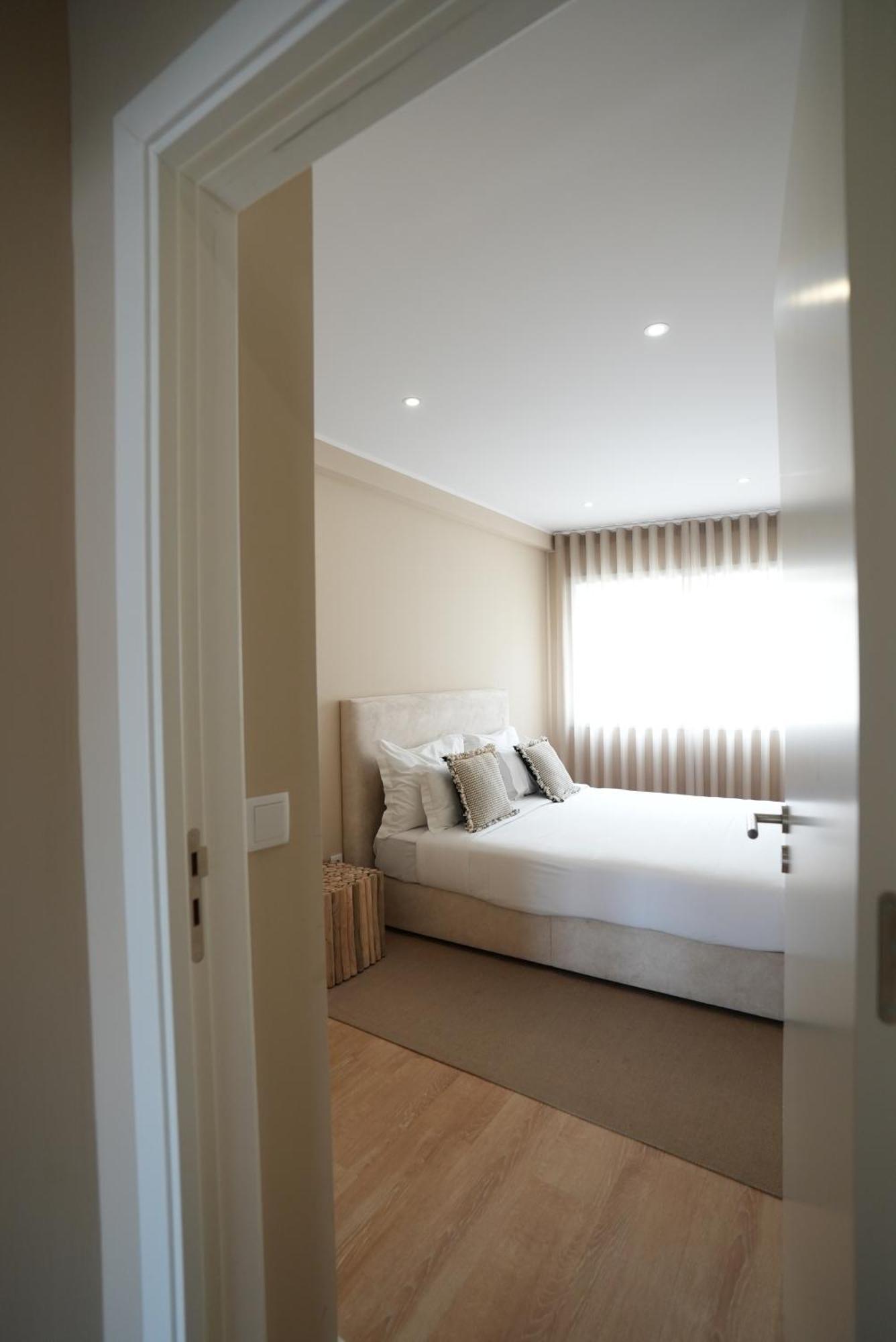 On - Family - Free Parking & Pet Friendly Apartment *