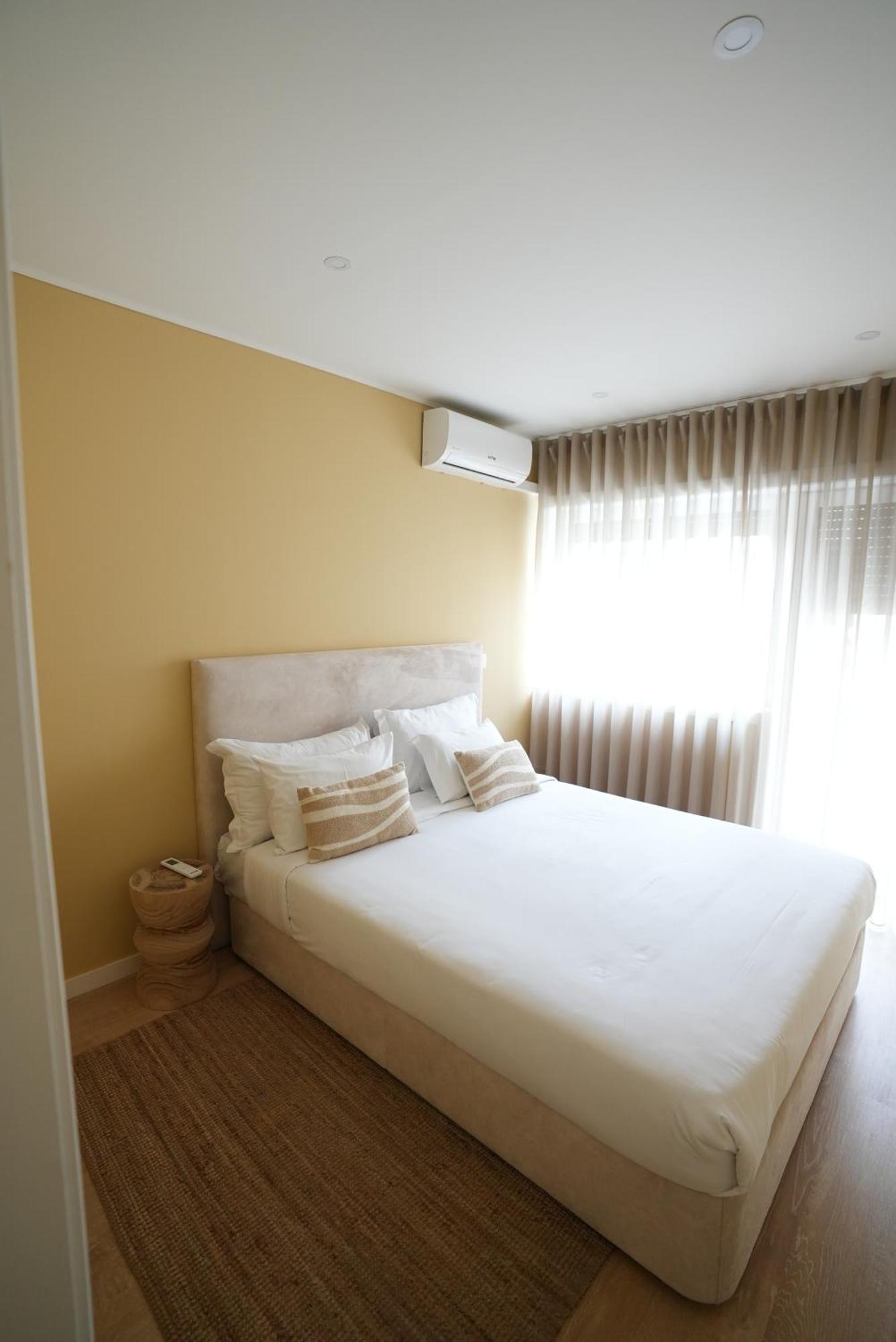 On - Family - Free Parking & Pet Friendly Apartment *